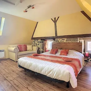 Mille Et Nuits D'aubrac Hotel